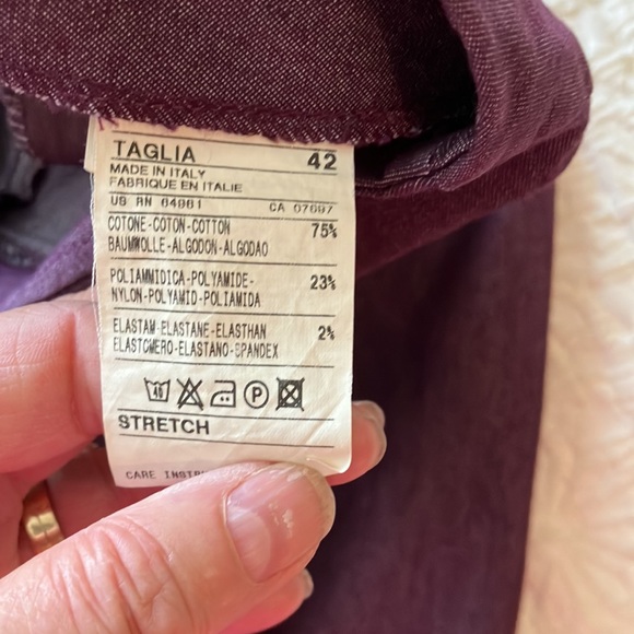 Italian Sisley brand purple pants with front zip and buttons. - Picture 10 of 11